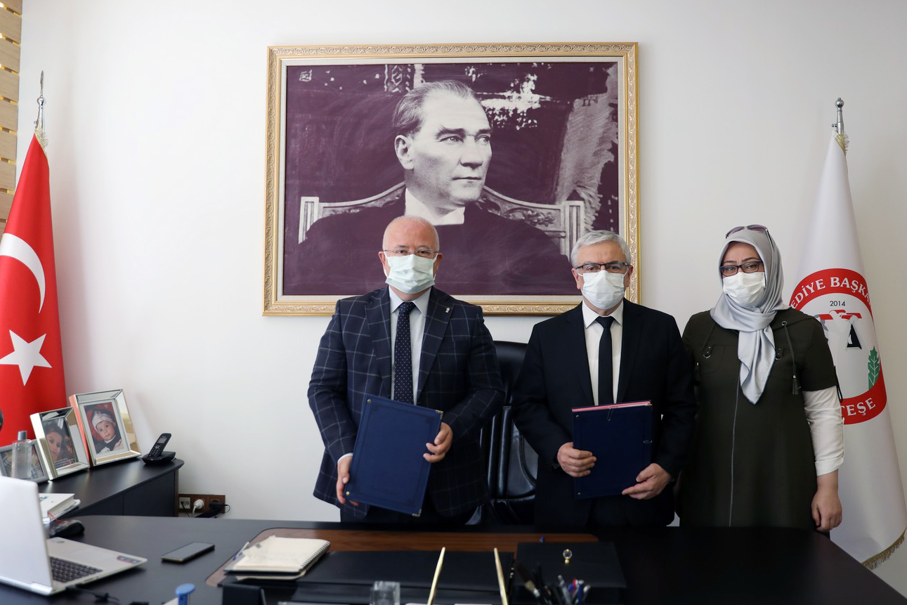 Menteşe Tapu Müdürlüğü ile Menteşe Belediye Başkanlığı arasında protokol imzalandı.
