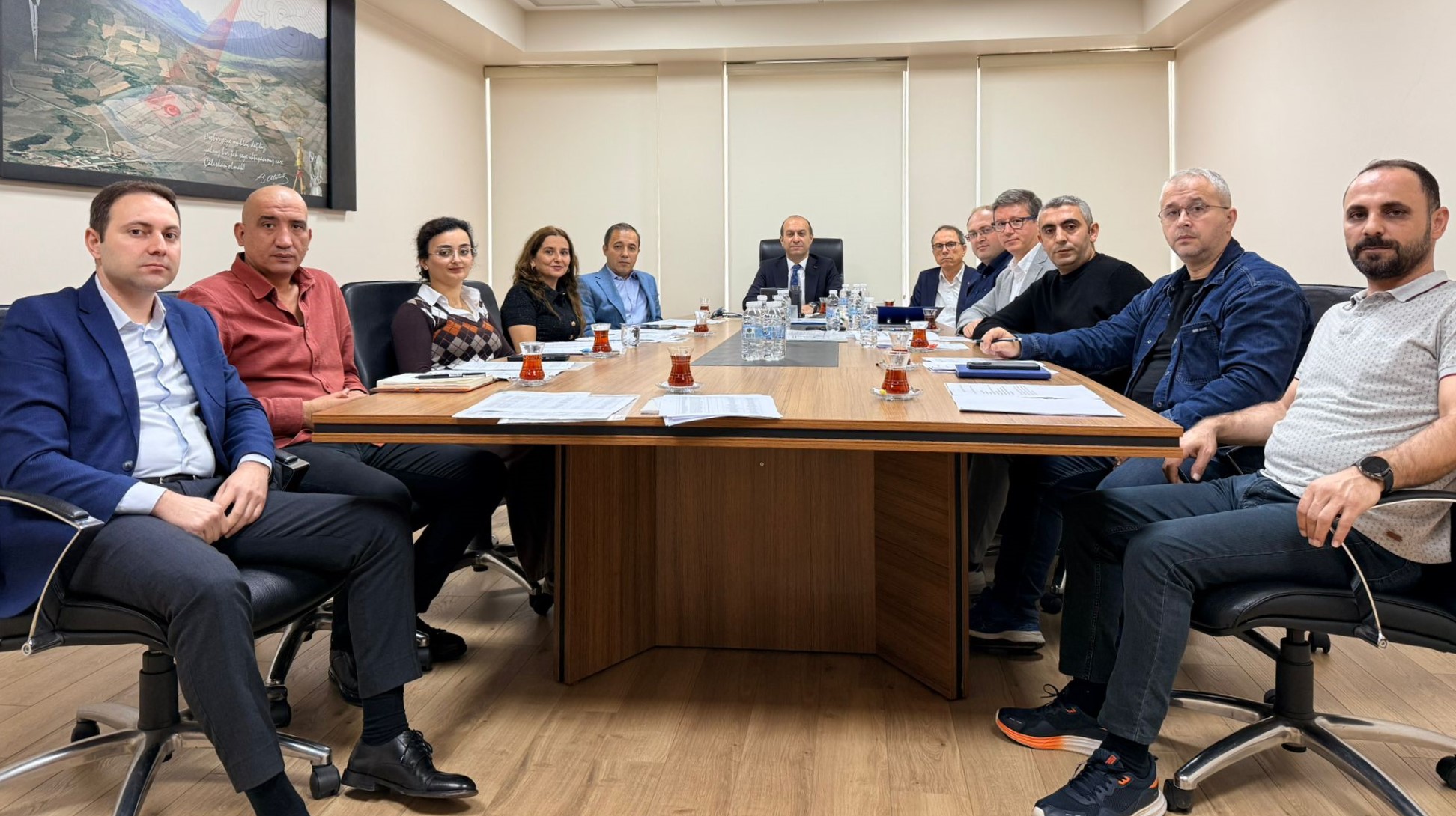 BÖLGE MÜDÜRÜMÜZ TONGUÇ GENÇ BAŞKANLIĞINDA İŞ SAĞLIĞI VE GÜVENLİĞİ TOPLANTISI YAPILDI.