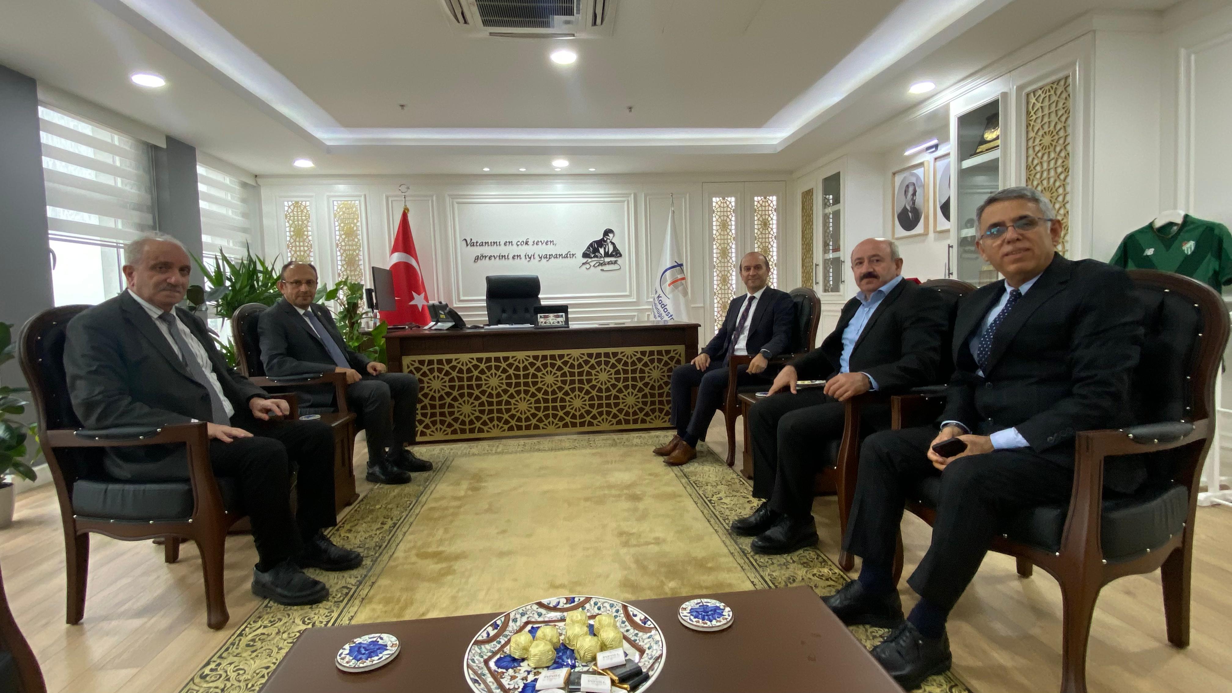 AK Parti Bursa Milletvekili Mustafa Yavuz’dan Bölge Müdürümüz Tonguç Genç’e ve Yıldırım Tapu Müdürlüğü’ne Ziyaret