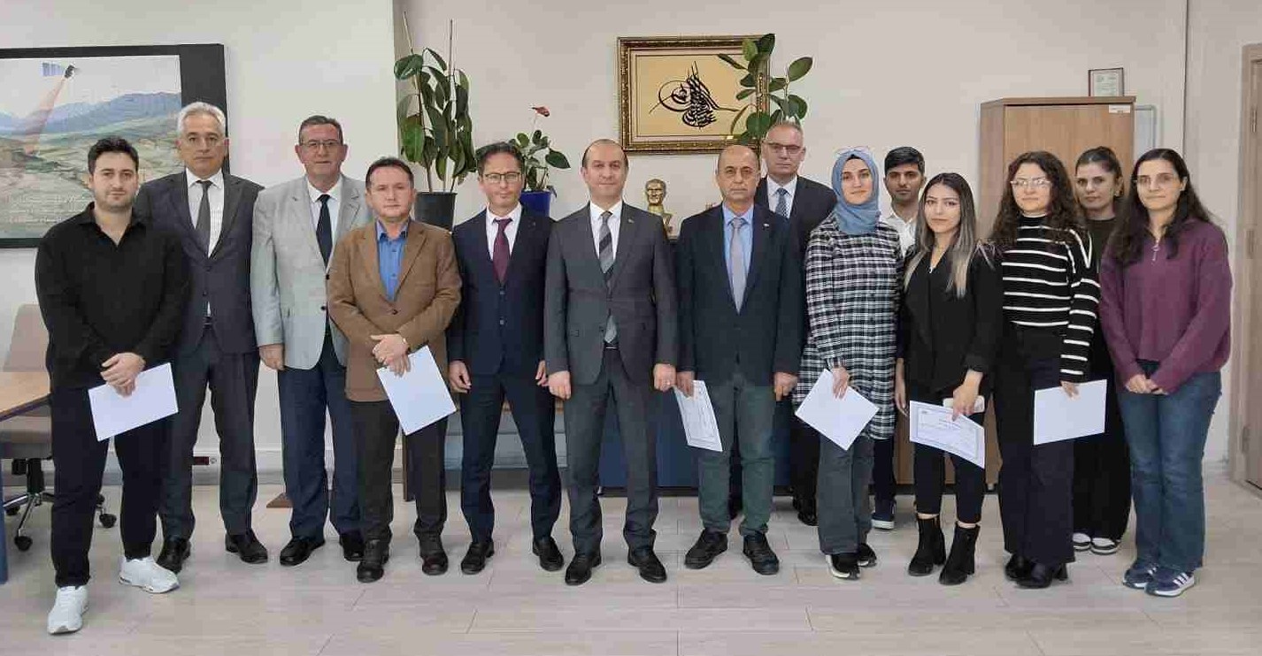 BÖLGE MÜDÜRÜMÜZ TONGUÇ GENÇ SUSURLUK, KARESİ, ALTIEYLÜL TAPU MÜDÜRLÜKLERİ İLE BALIKESİR KADASTRO MÜDÜRLÜĞÜNÜ ZİYARET ETTİ.